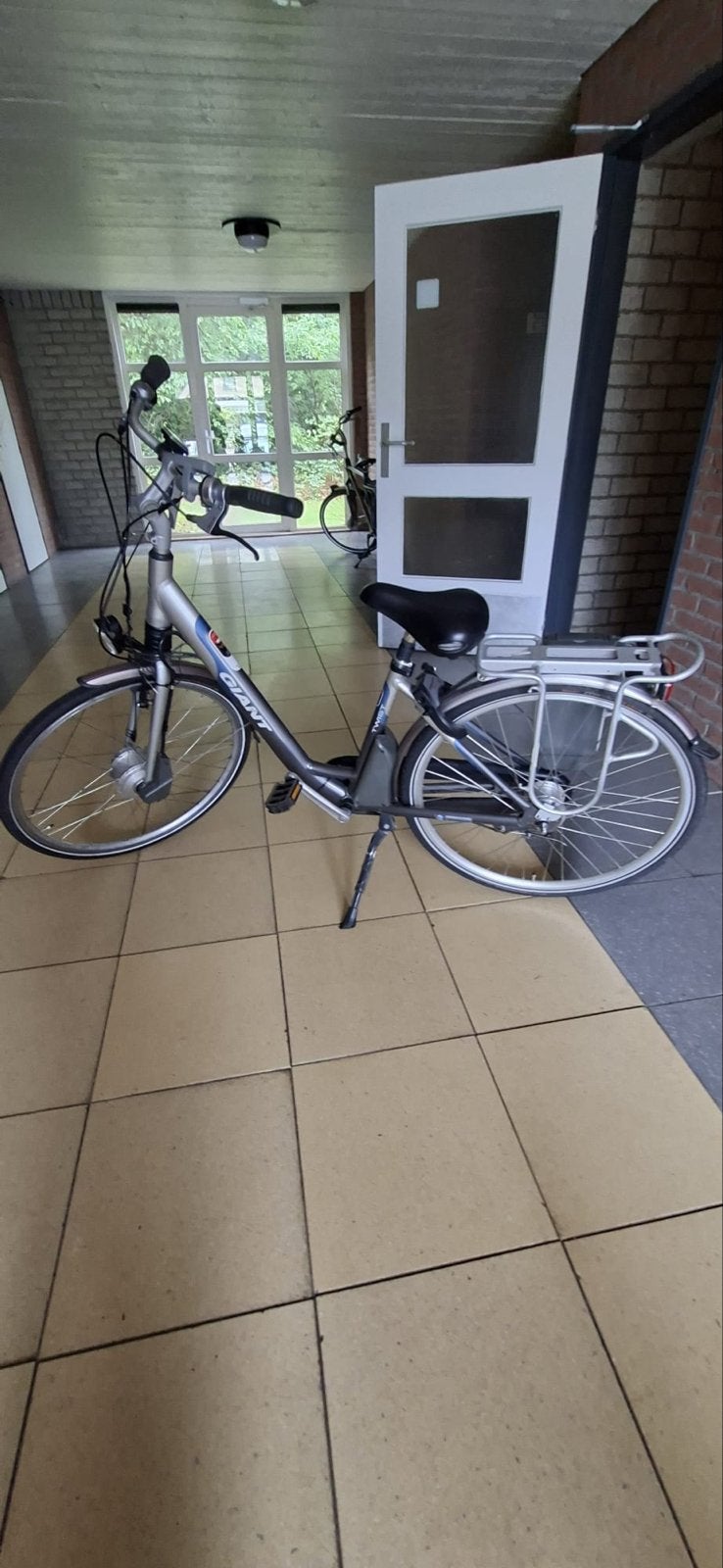 Giant E-bike met twee accu's en nieuwe lader, Ophalen, Gebruikt, 50 km per accu of meer, Giant