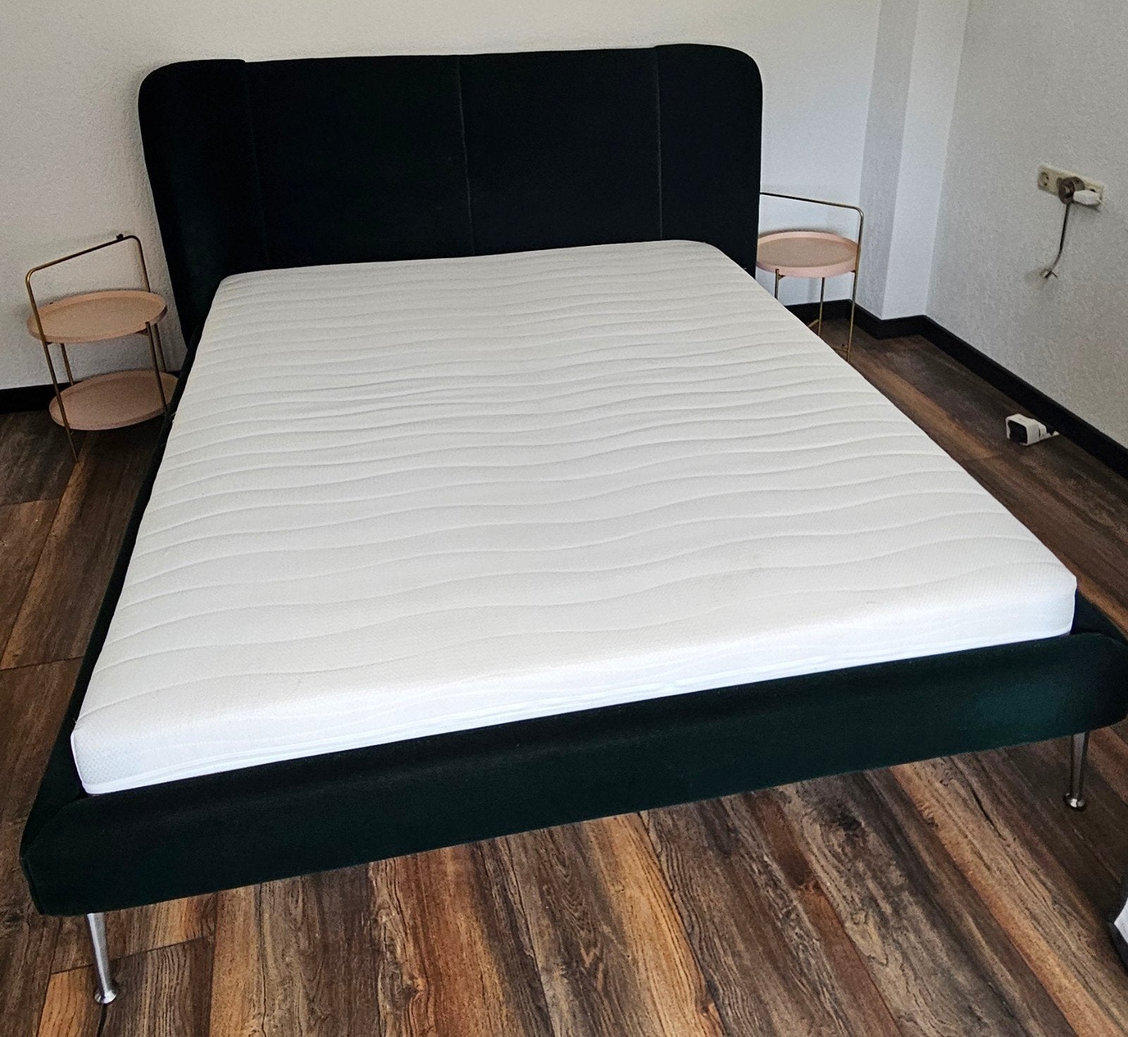 Tufjord bed Ikea - Donkergroen fluweel, Huis en Inrichting, Slaapkamer | Bedden, Modern fluweel, Tweepersoons, Ophalen of Verzenden
