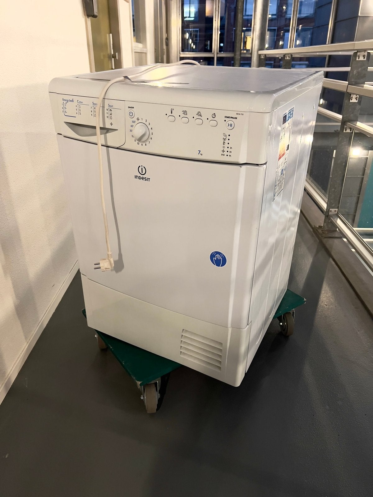 Condense droger Indesit IDCA735, Ophalen, 6 tot 8 kg, Anti-kreukfase, Zo goed als nieuw