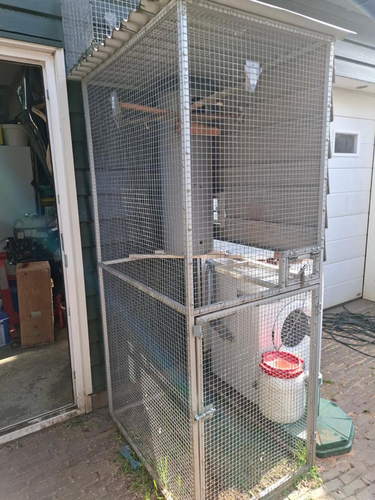 Te koop volière met broedblok, Dieren en Toebehoren, Vogels | Hokken en Kooien, Ophalen of Verzenden, Aluminium, Volière