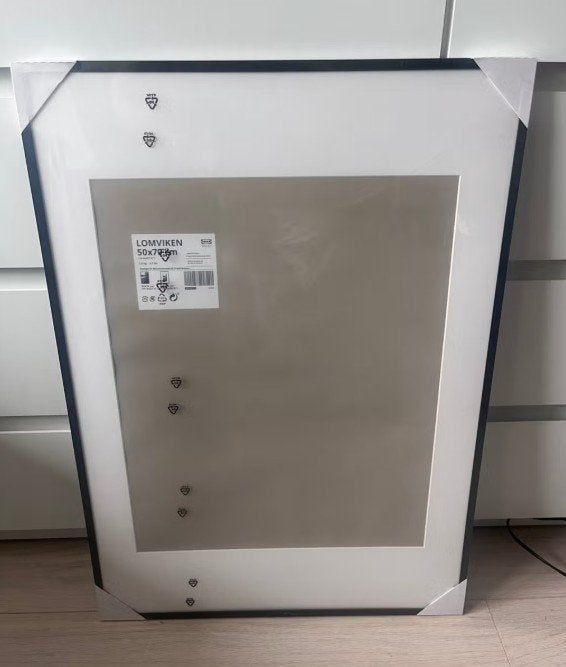 Fotolijst | 50x70 cm | Ikea Lomviken | nieuw in verpakking, Ophalen, Met passe-partout, 50 cm, Nieuw