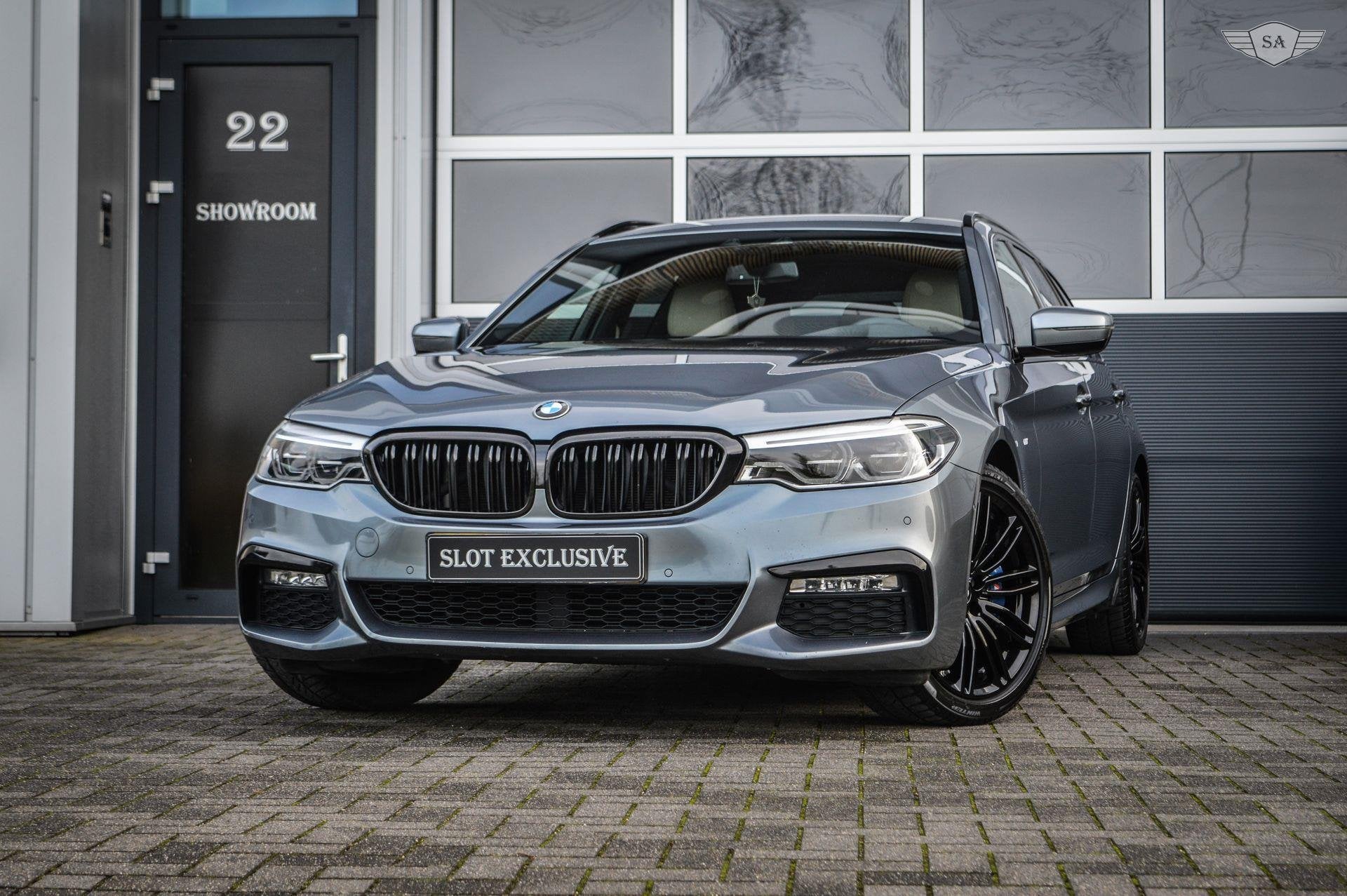 BMW 5-serie Touring 530i|HIGH EXECUTIVE|LEDER|M-PAKKET|TREKH, Automaat, Achterwielaandrijving, Gebruikt, Euro 6
