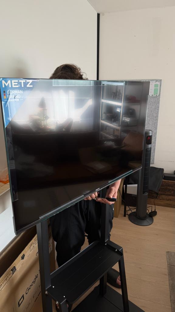 Metz 43-inch SMART TV + Amazon Fire TV Stick, 50 Hz, Zo goed als nieuw, 100 cm of meer, 4k (UHD)