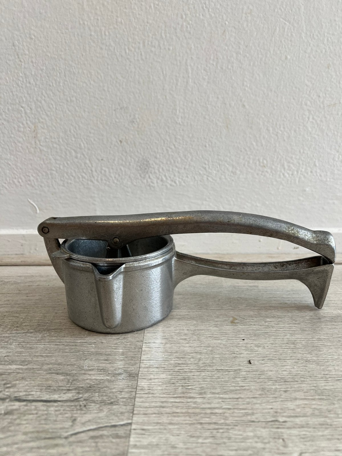Vintage aluminium citrus pers, Verzenden, Grijs, Overige materialen, Overige typen
