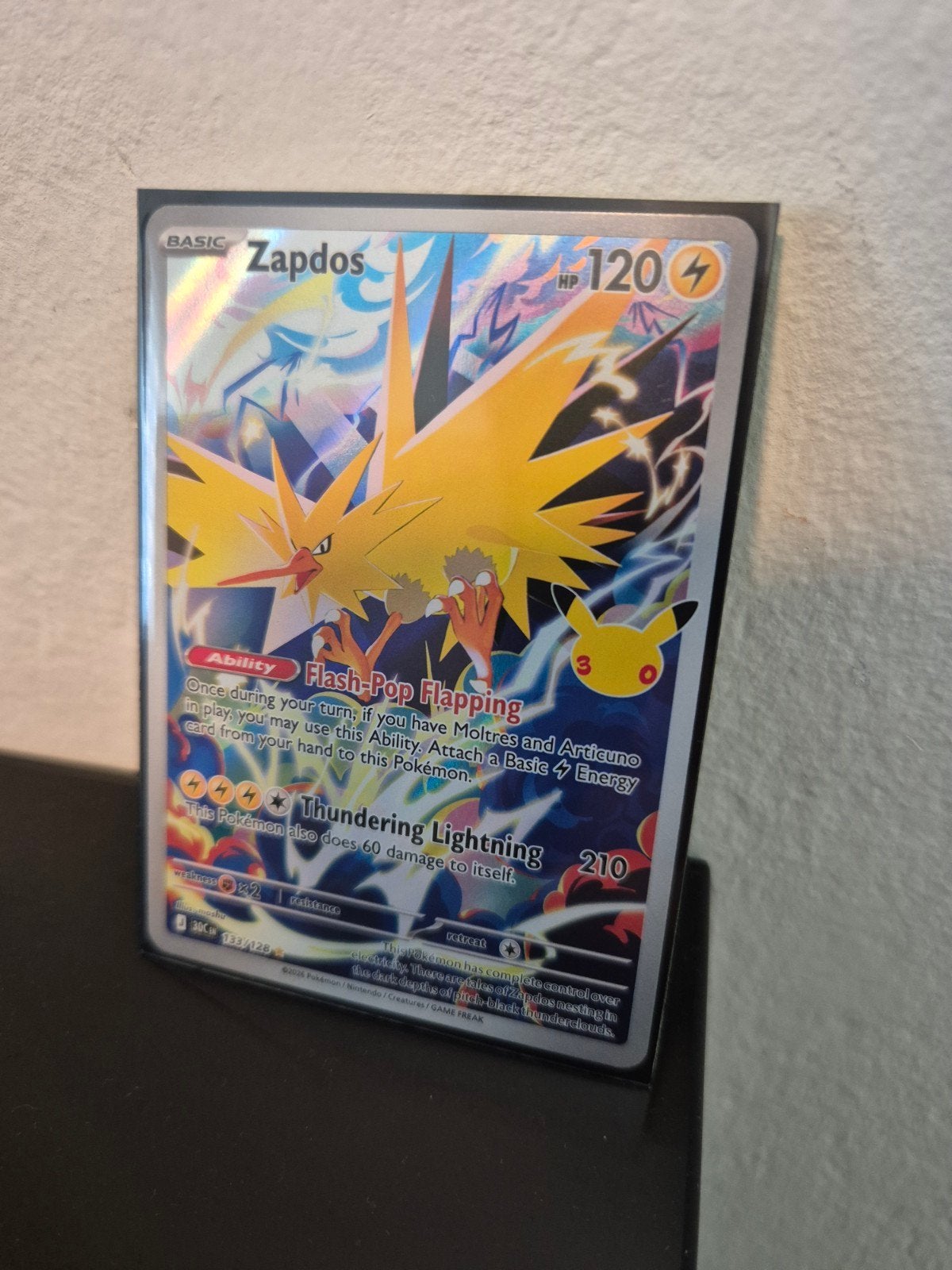 Pokémon Zapdos Celebrations Full Art Kaart, Ophalen, Zo goed als nieuw, Losse kaart