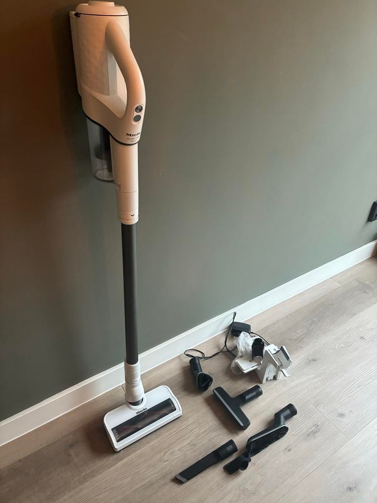 Miele stofzuiger Duoflex HX1 Extra met accessoires, Witgoed en Apparatuur, Stofzuigers, Zo goed als nieuw, Ophalen