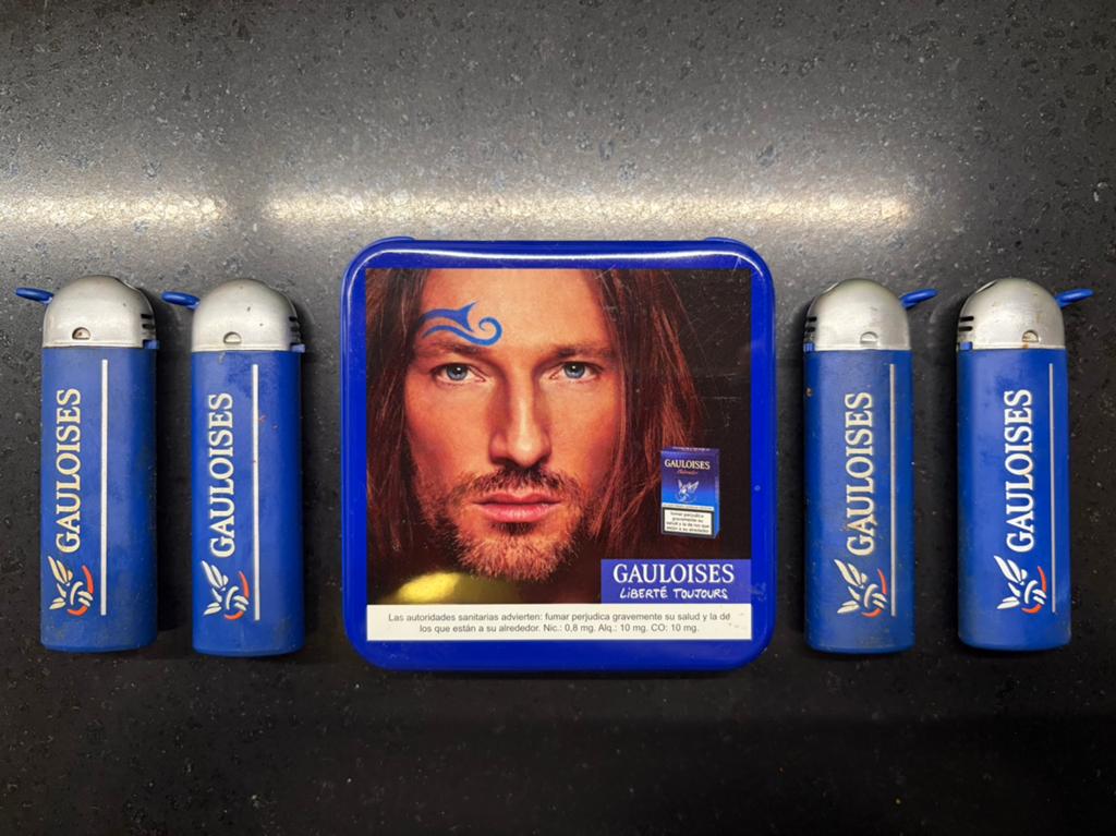 Gauloises Blondes aanstekers collectors item fan merch, Verzamelen, Ophalen of Verzenden, Zo goed als nieuw, Aansteker