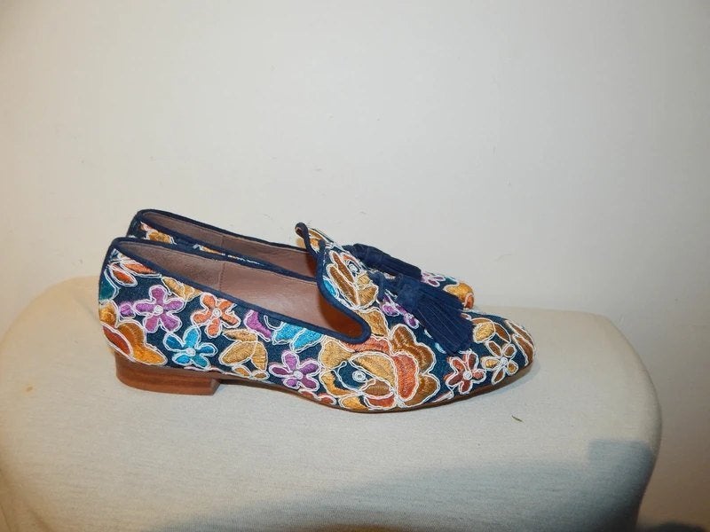 Pedro Miralles instappers loafers klosjes bloemen borduur 37, Pedro Miralles, Overige kleuren, Verzenden, Instappers