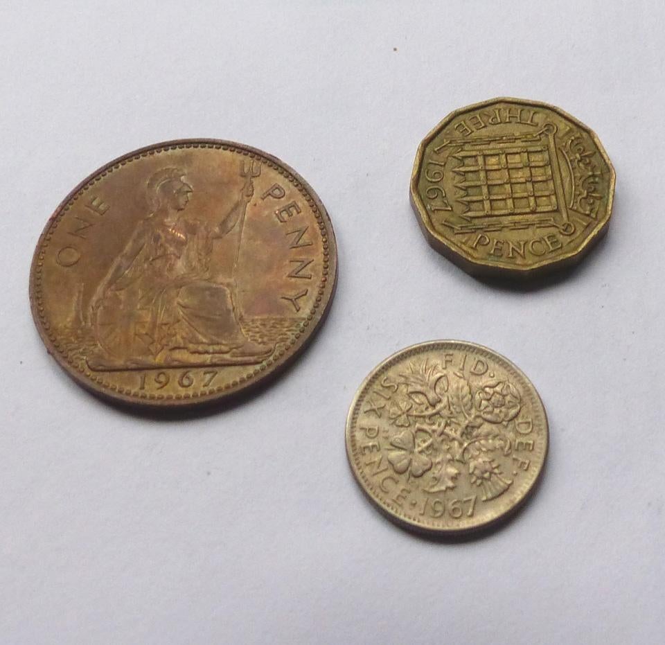 Engelse munten 1967 penny threepence sixpence Engeland UK, Postzegels en Munten, Ophalen of Verzenden, Overige landen, Losse munt