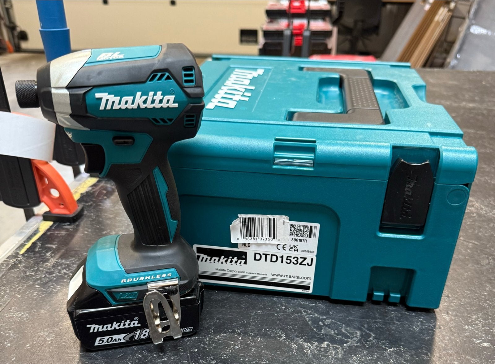 Makita DTD153ZJ Accu Slagmoersleutel met accu en koffer, 600 watt of meer, Variabele snelheid, Verzenden, Zo goed als nieuw