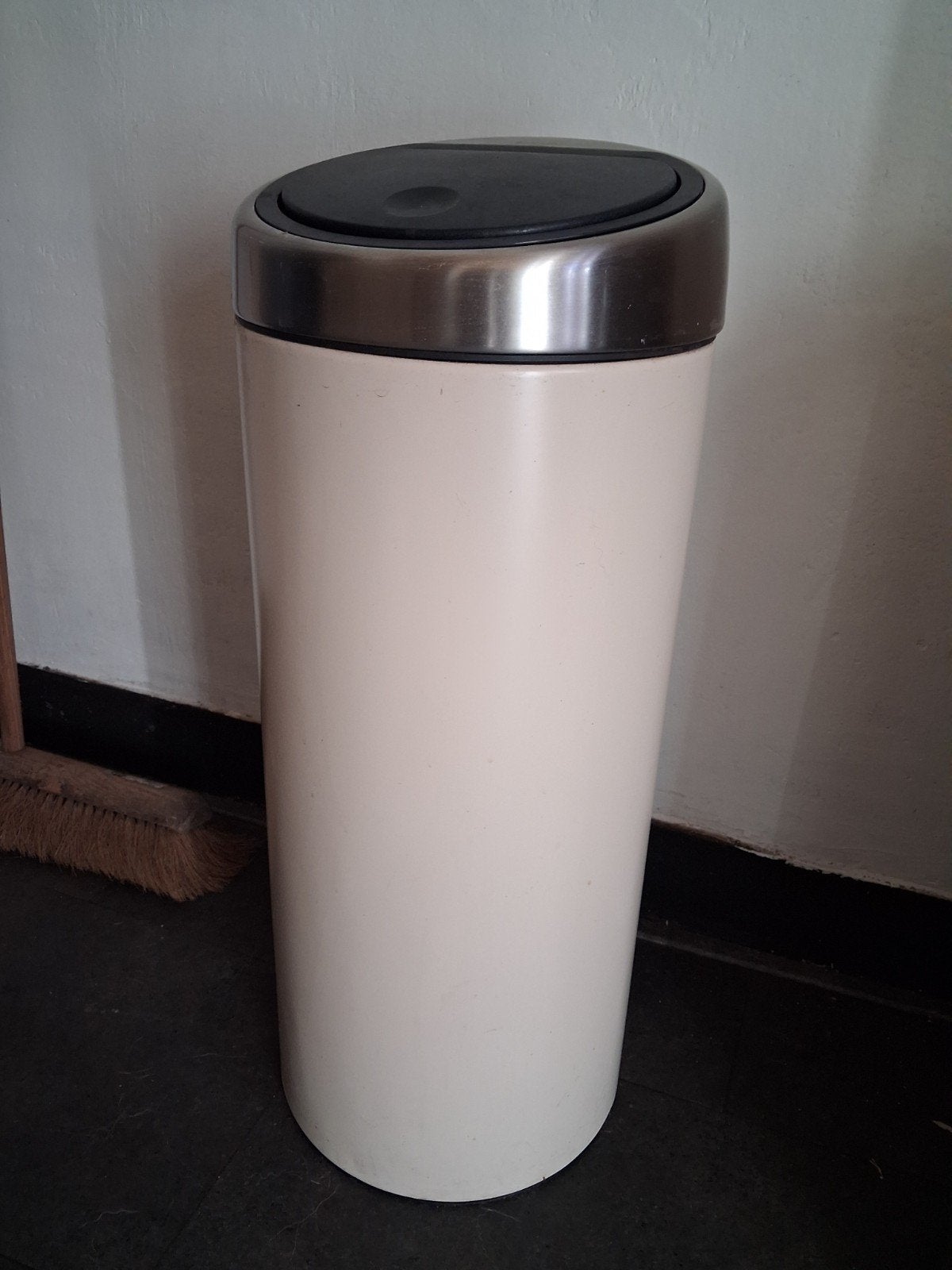 Brabantia prullenbak 23-30L. Type Touch Bin. Roestvrijstaal., Ophalen, Zo goed als nieuw, Rvs, 50 tot 75 cm