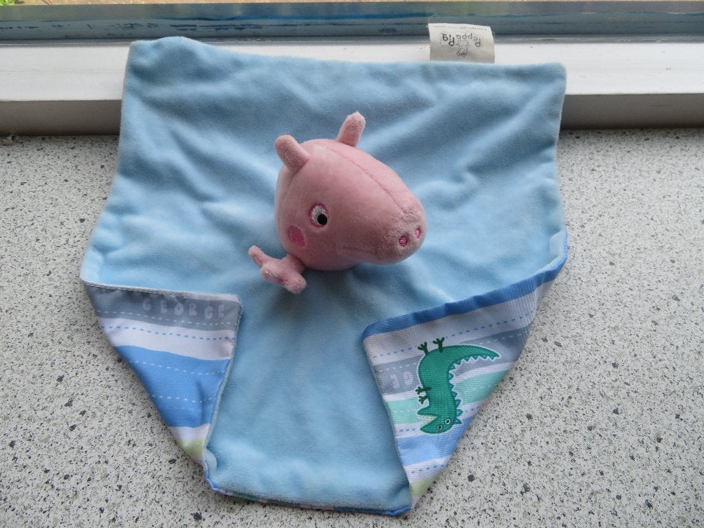 Knuffeldoek Peppa Pig blauw velours uit 2022 Hasbro Sambro, Overige typen, Blauw, Ophalen of Verzenden, Zo goed als nieuw