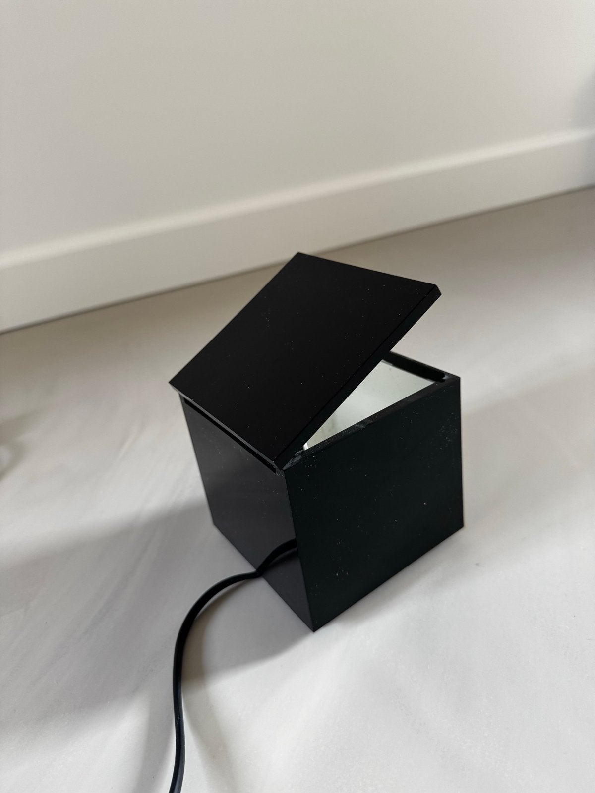 Cini & Nils Cuboluce Design Lamp Zwart, Kunststof, Overige merken, Ophalen of Verzenden, Zo goed als nieuw