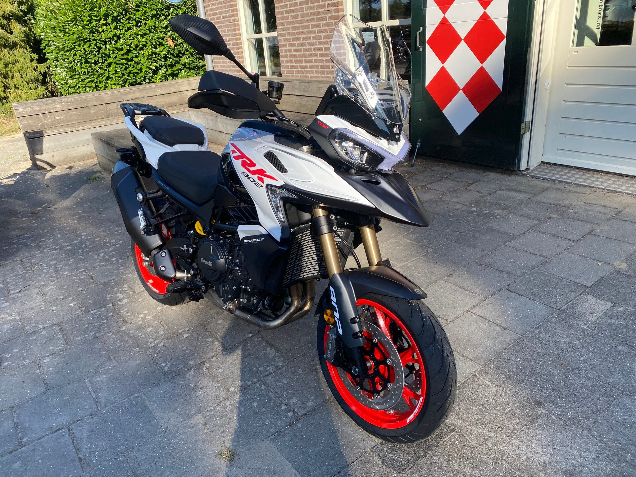 Benelli TRK 902 STRADALE ABS (bj 2026), Motoren, Nieuw, Strada Fornace Vecchia 30
61122  Pesaro, IT, Bedrijf, Support@benelli.com