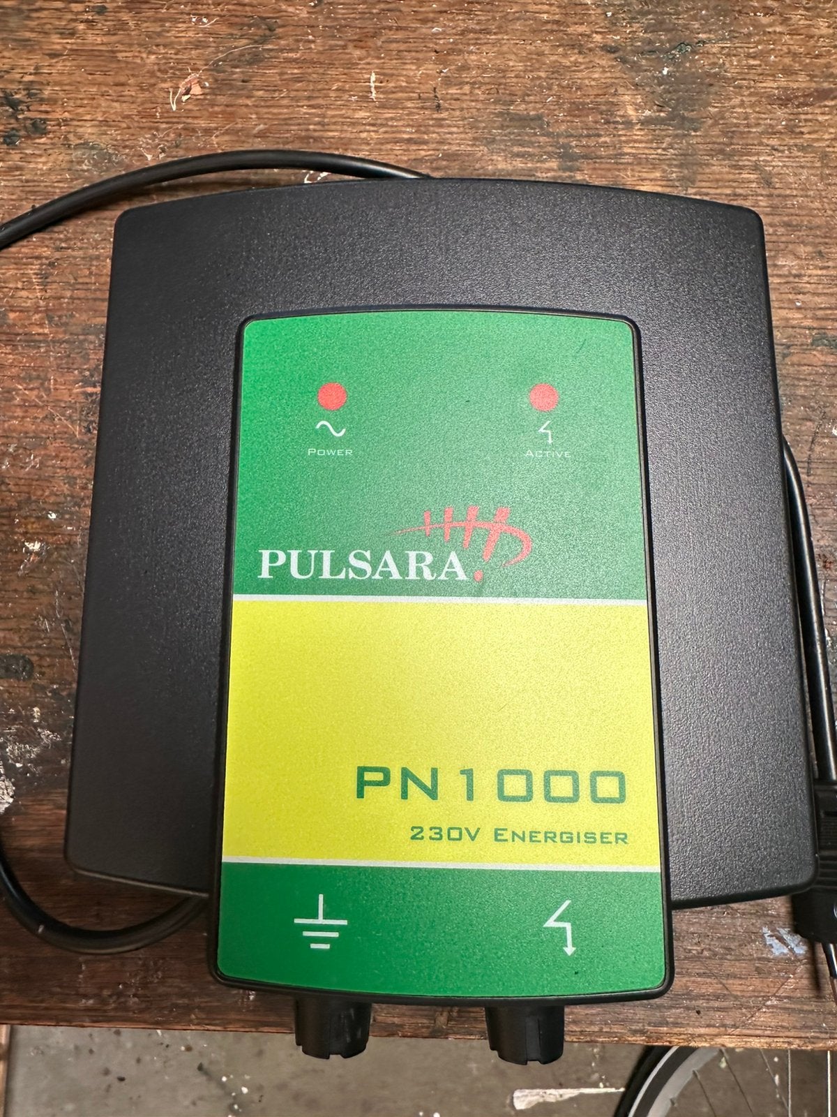 Pulsara schrikdraadapparaat