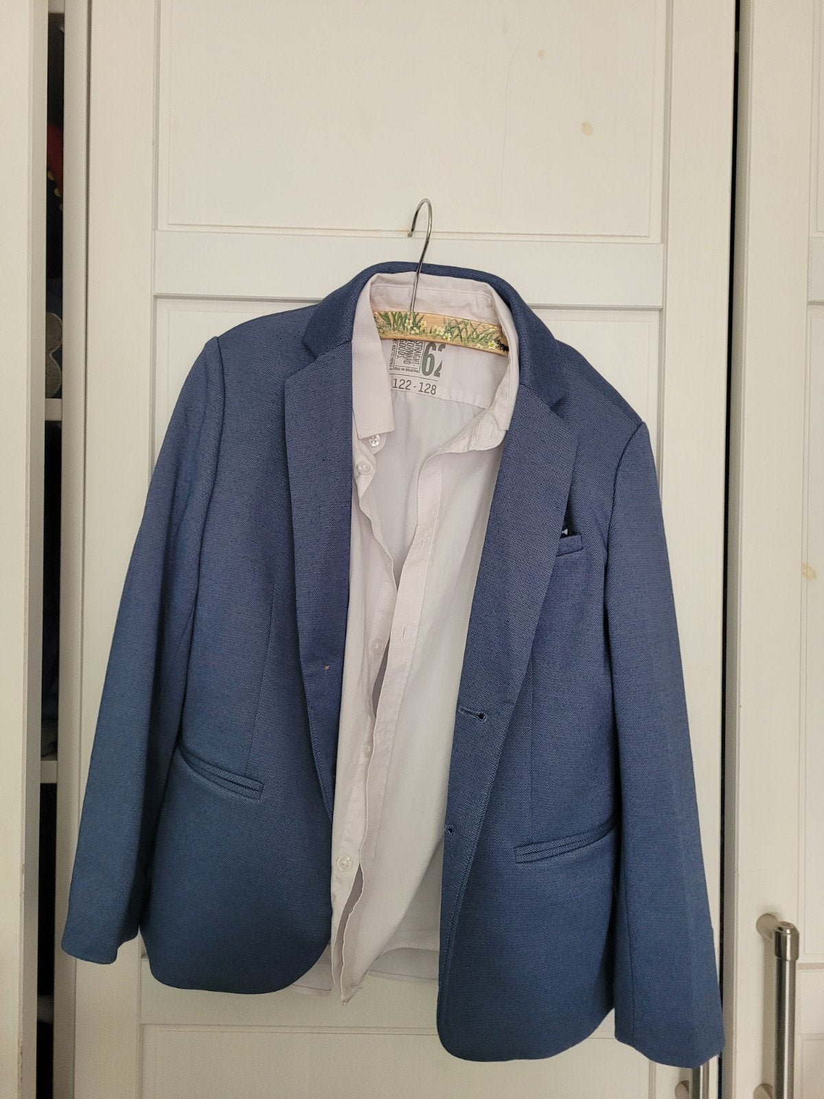Foto 6 van Feestkleding: Blazer, blouse en broek voor jongens 122/128