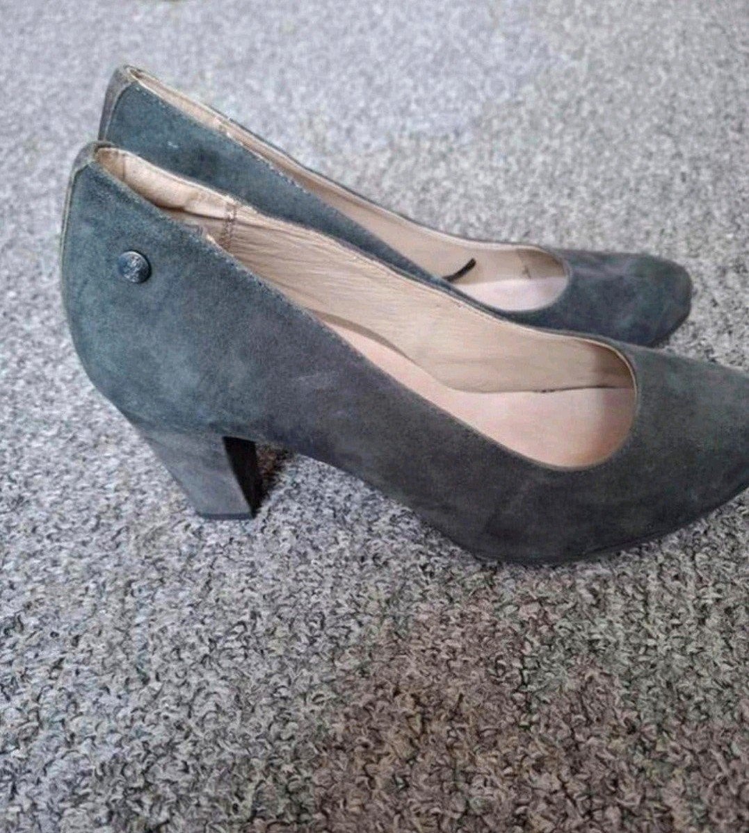 Hush Puppies Dream Comfort pumps - donkergrijs suède look, Pumps, Ophalen of Verzenden, Grijs, Gedragen
