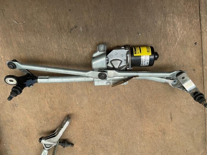 Ruitenwismotor + Mechaniek van een BMW 1-Serie, Gebruikt, -, -, 3 maanden garantie