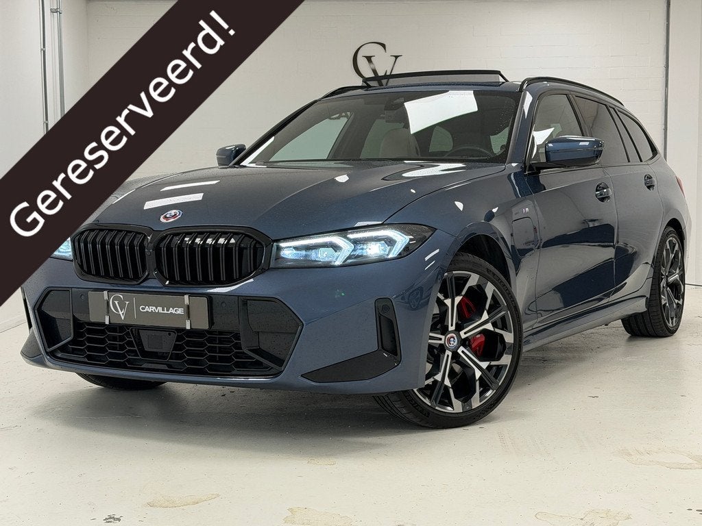 BMW 3 Serie Touring 330e M-Sport Pro | Arctic Race Blue | Sp, Automaat, 1998 cc, Beige, 4 cilinders