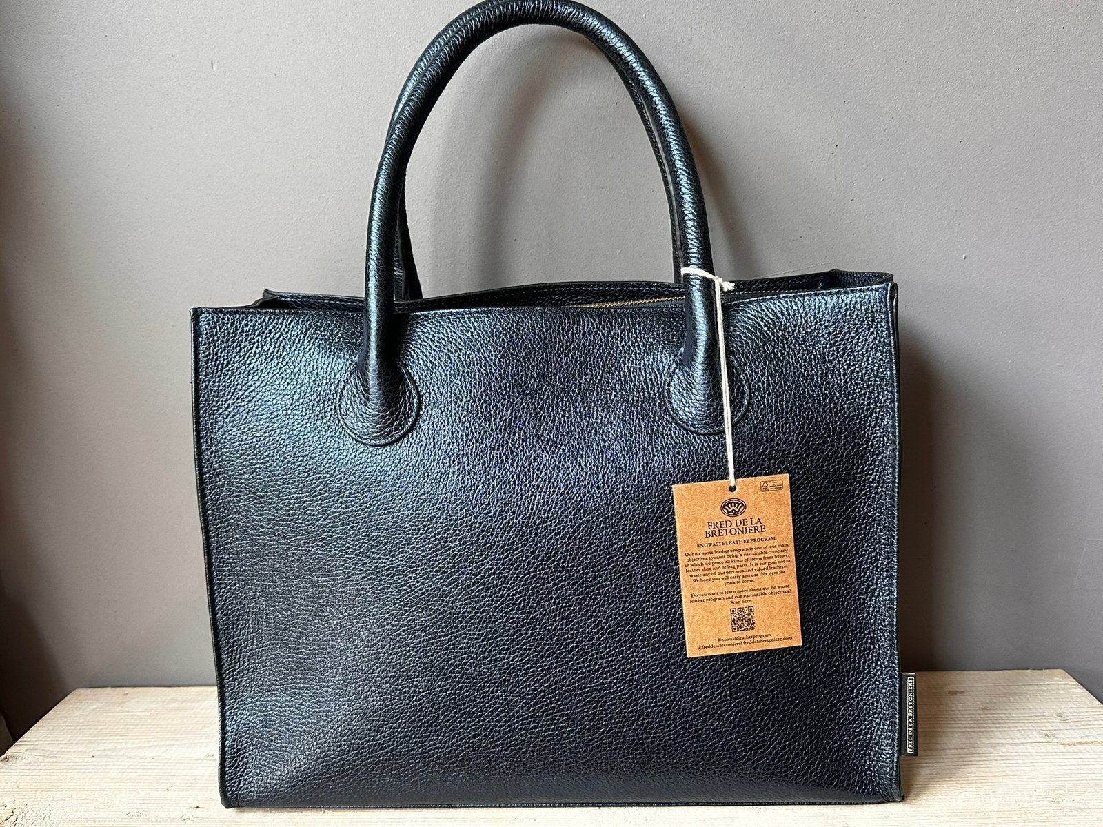 Nieuwe Fred de la Bretoniere Denise Laptop Bag Dark Blue, Ophalen of Verzenden, Nieuw, Blauw, Schoudertasje