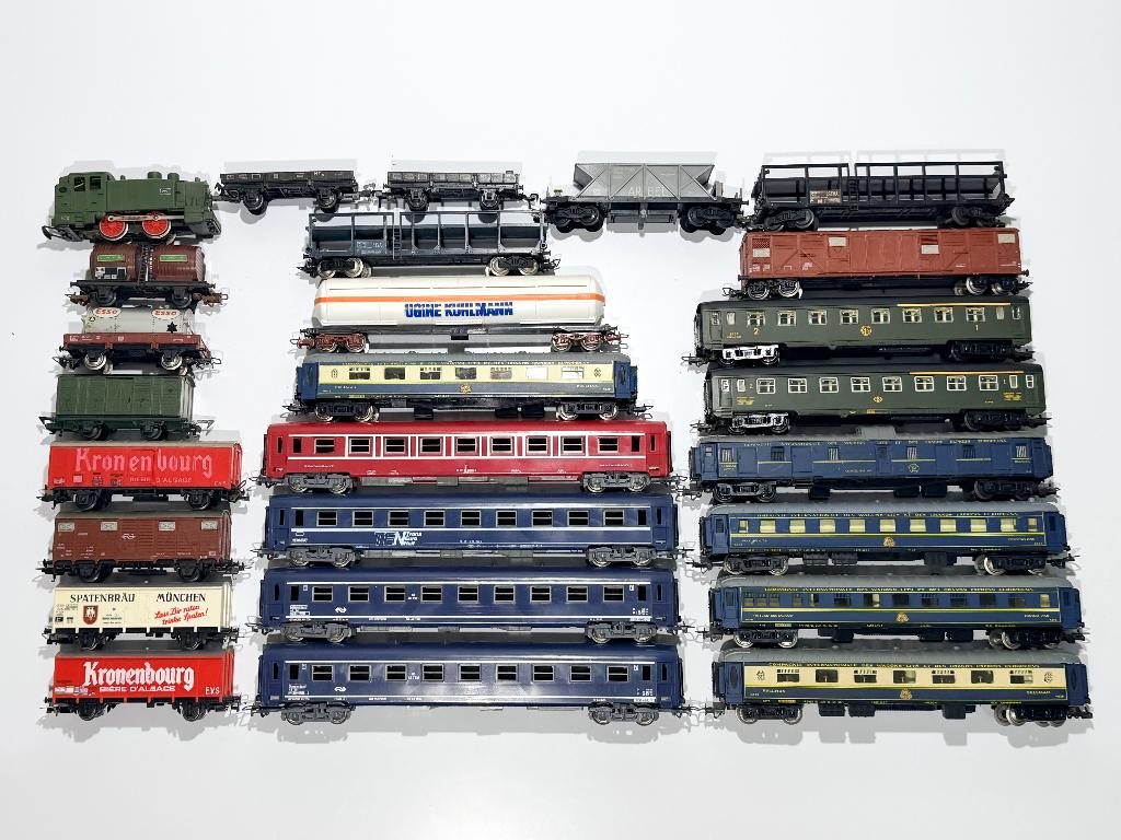 JOUEF: set van 25 wagons en 1 (kerst) lok voor H0-spoor, Ophalen, Gebruikt, Gelijkstroom, Jouef