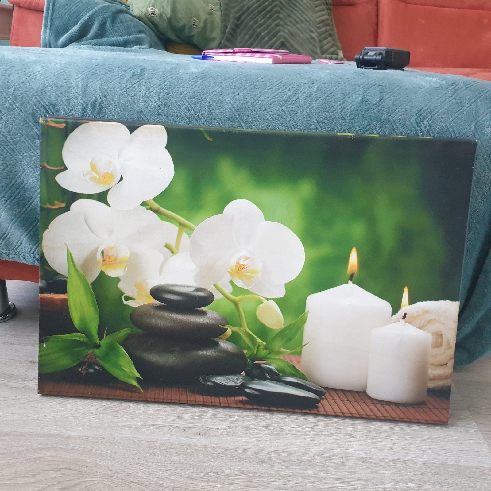 Canvas schilderij met spa-thema (bamboe, stenen, kaarsen), Ophalen of Verzenden, Zo goed als nieuw, Schilderij, 5 – 50