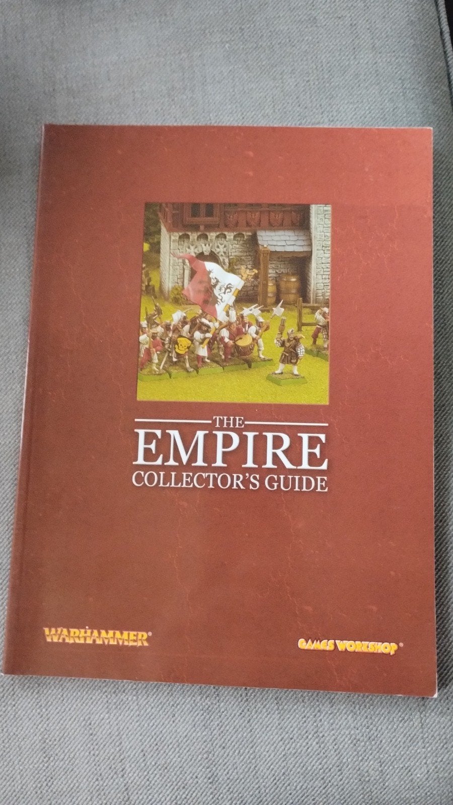 Warhammer The Empire Collector's Guide Games Workshop, Hobby en Vrije tijd, Ophalen of Verzenden, Zo goed als nieuw, Warhammer