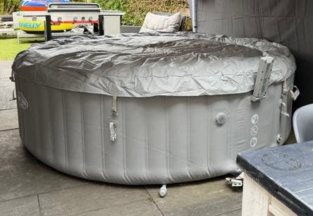 Lay-Z-Spa Hawaii Smart Airjet 8 jacuzzi, Ophalen, Zo goed als nieuw