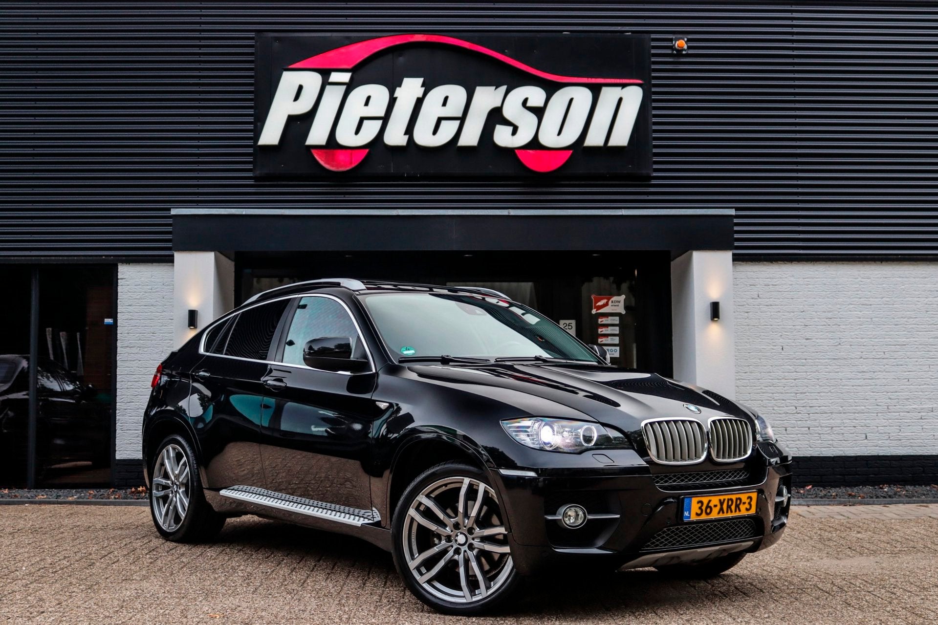 BMW X6 XDrive40d High Executive PANO TREKHAAK LEDER XENON, Auto's, Euro 5, Gebruikt, Zwart, 2993 cc