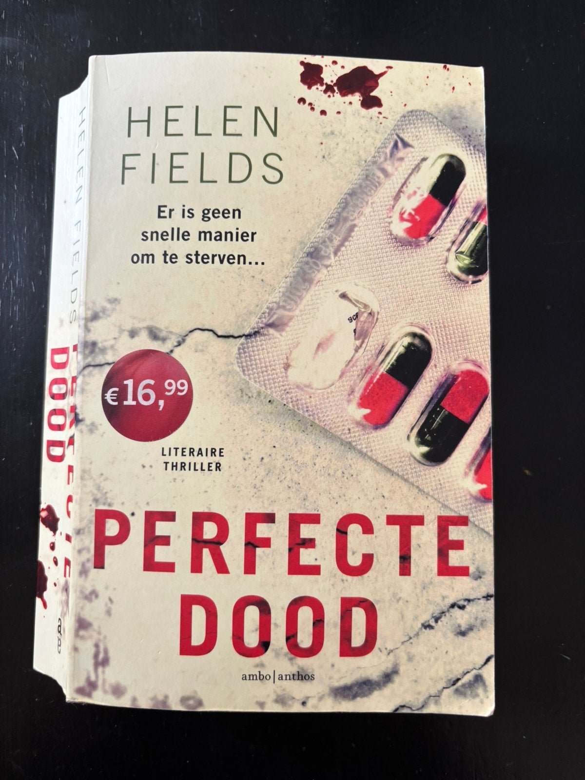 Helen Fields - Perfecte dood, Boeken, Ophalen of Verzenden, Gelezen, Helen Fields