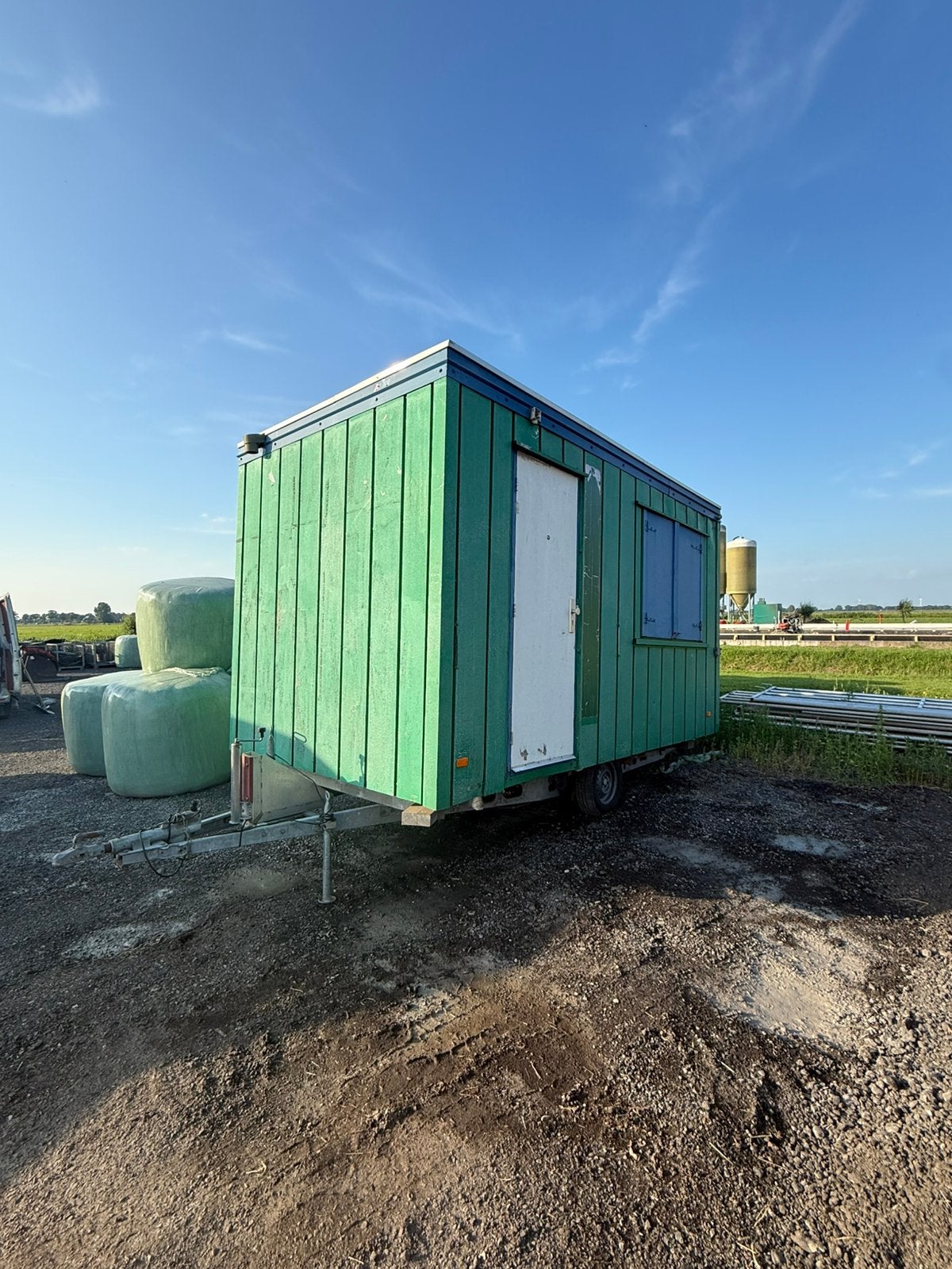 Geïsoleerde Schaftkeet met Verlichting - 2.1 x 4m, Doe-het-zelf en Verbouw, Bouwketen en Schaftketen, Ophalen of Verzenden, Gebruikt