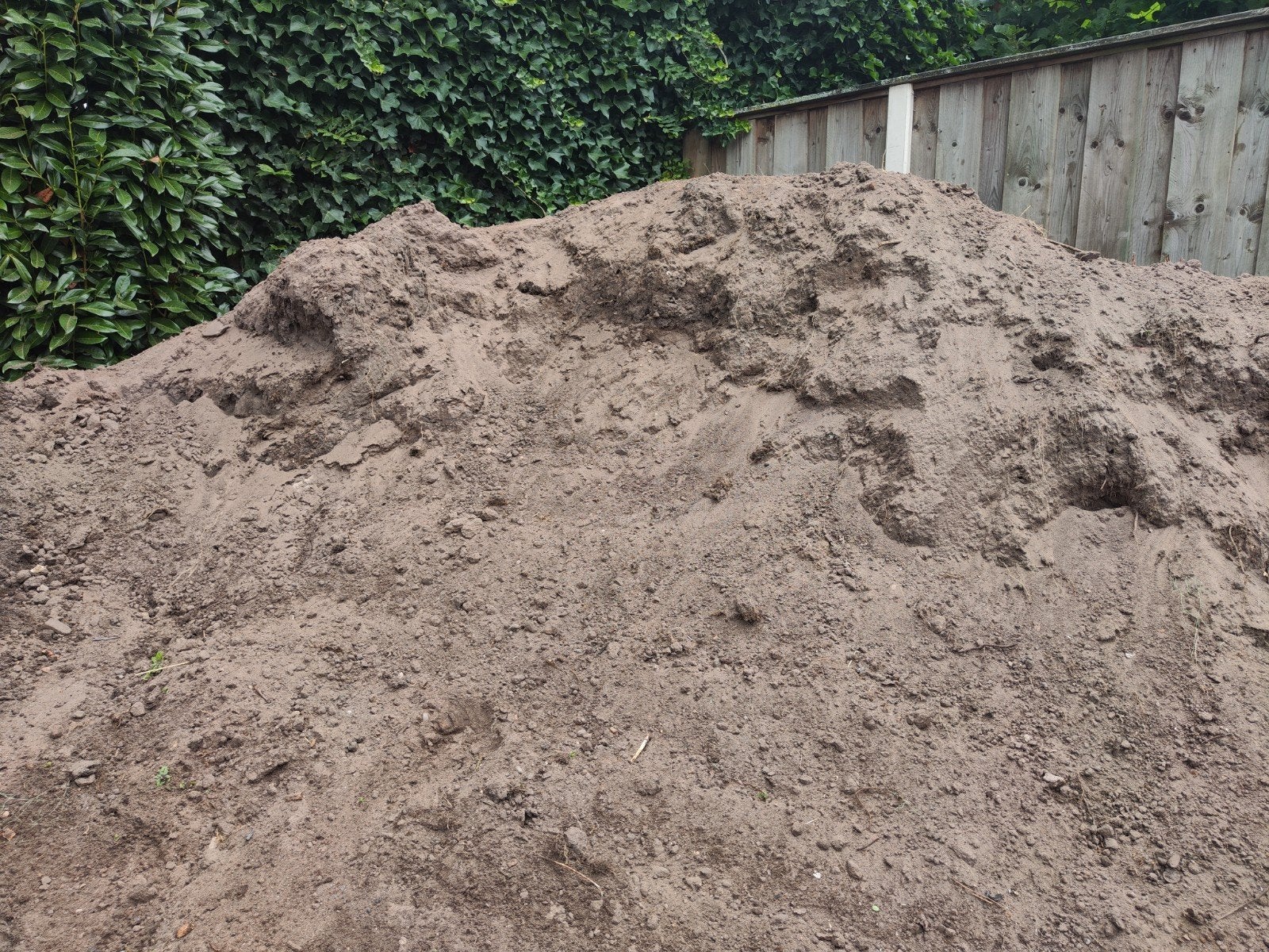 gratis zwart zand grond voor in de tuin (ca 2 a 3 kuub), Ophalen, Gebruikt, Overige typen