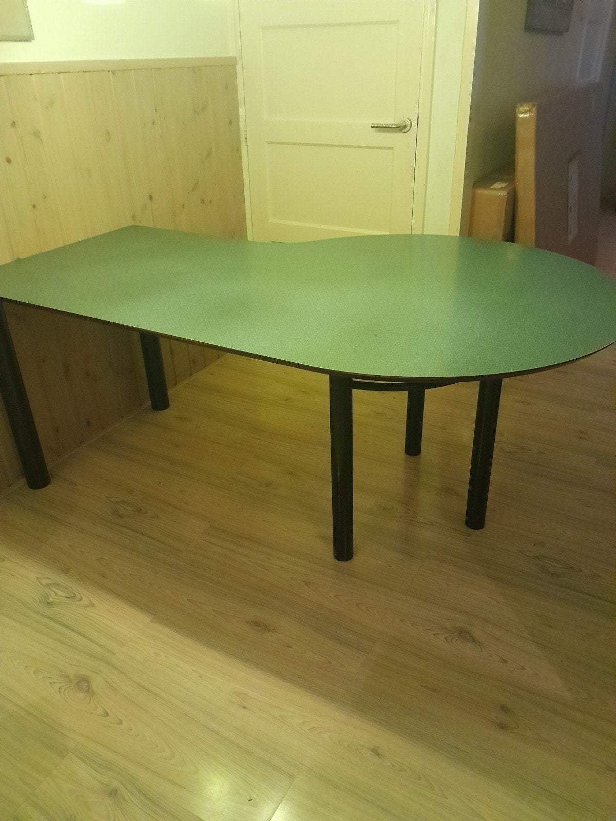 Moderne eetkamertafel, Huis en Inrichting, Ophalen