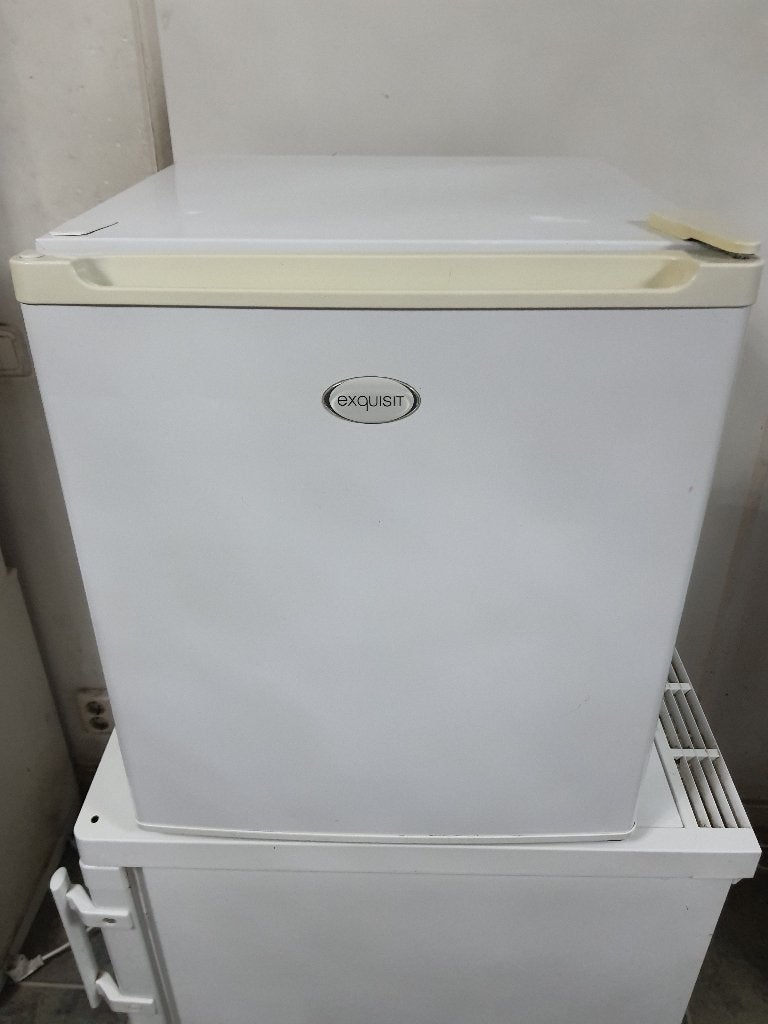 A+ Exquisit mini vriezer 34 L werkt Perfect ( Model GB05 ), Witgoed en Apparatuur, Vriezers en Diepvrieskisten, Minder dan 85 cm