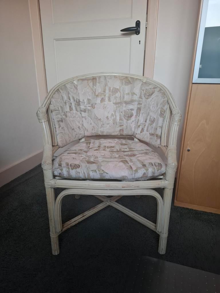 Leuk stevig rotan stoeltje, cremekleurig, Gebruikt, Twee, Wit, Riet of Rotan