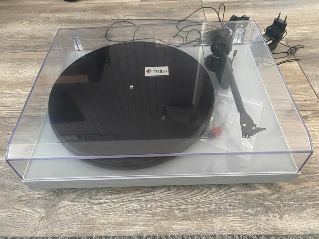 Pro-ject Debut  Carbon Esprit platenspeler, Ophalen of Verzenden, Zo goed als nieuw, Platenspeler, Overige merken