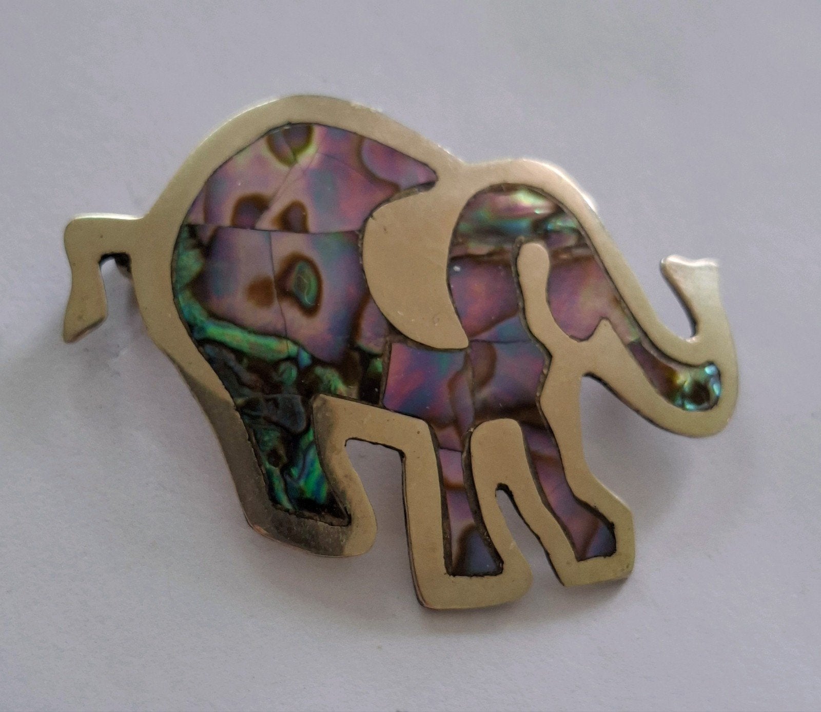 Vintage Mexicaanse broche olifant Mexico Alpaca parelmoer, Ophalen of Verzenden, Zilver