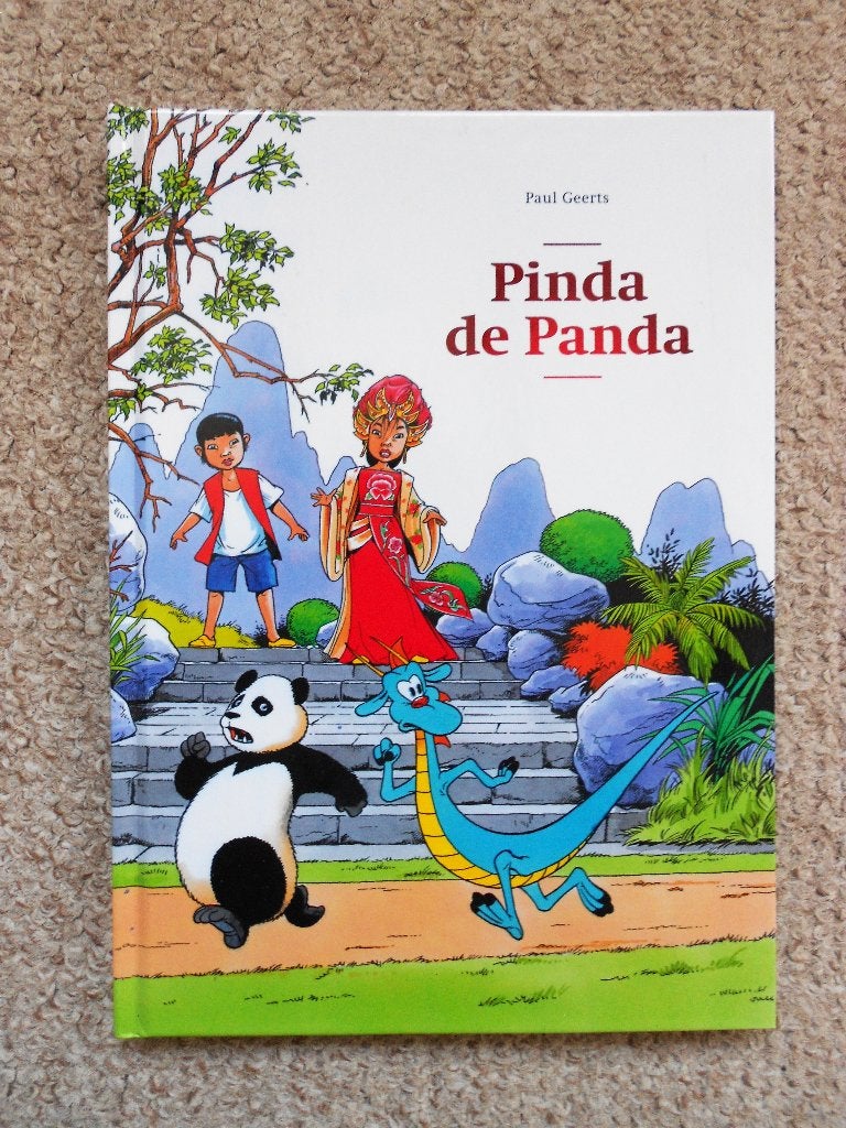 Paul Geerts - Pinda de Panda -Mo, Jade en Plakapong -hc 2010, Boeken, Stripboeken, Eén stripboek, Nieuw, Ophalen of Verzenden