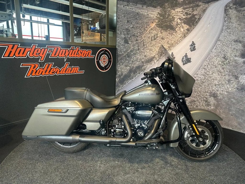 Harley-Davidson FLHXS Street Glide Spec. Sol.C € 31.490,00, Bedrijf, Toermotor