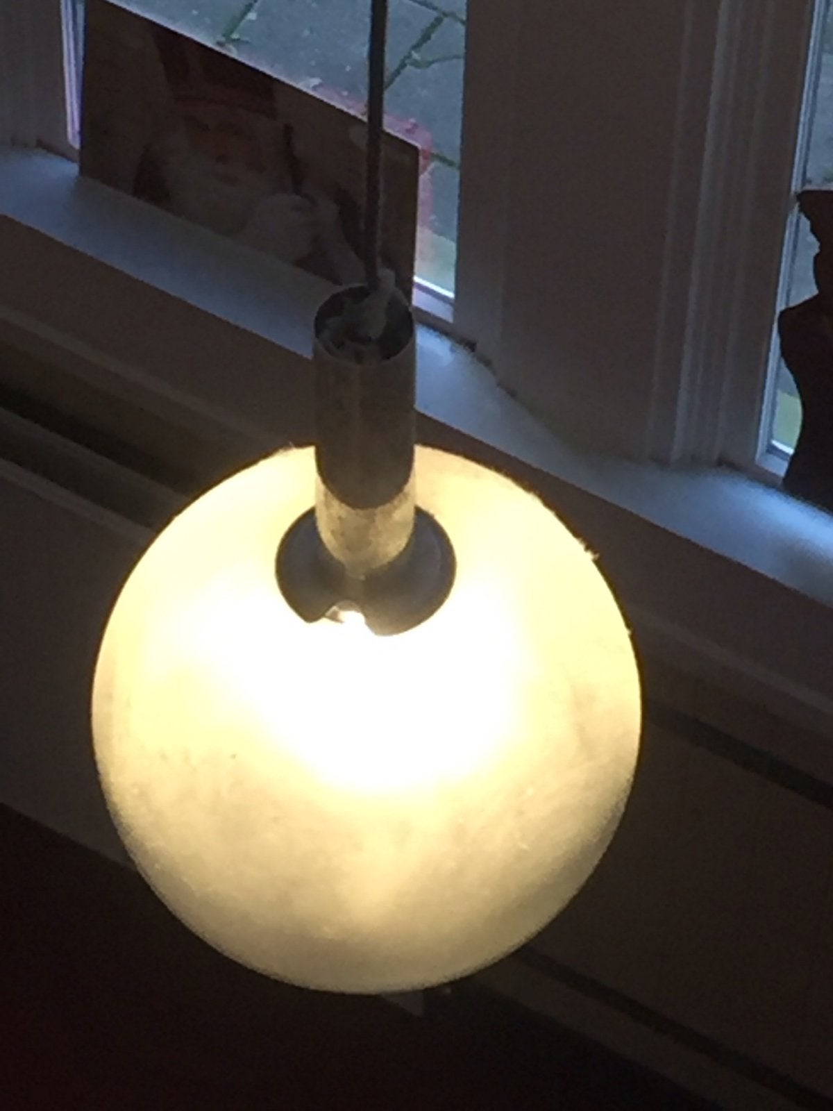 Vintage Hanglamp uit School - Glazen Bol met Metalen Fitting, Ophalen, Gebruikt, Glas, E27 (groot)
