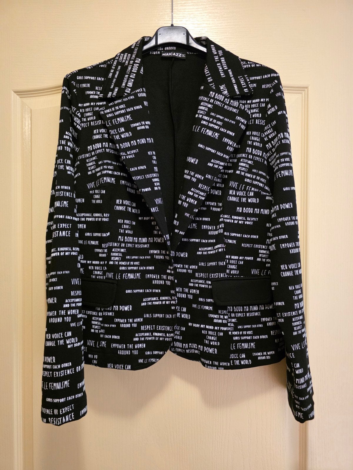Maicazz Jasje Zwart met Witte Tekst - Maat XL, Zwart, Maat 46/48 (XL) of groter, Ophalen of Verzenden, Jasje