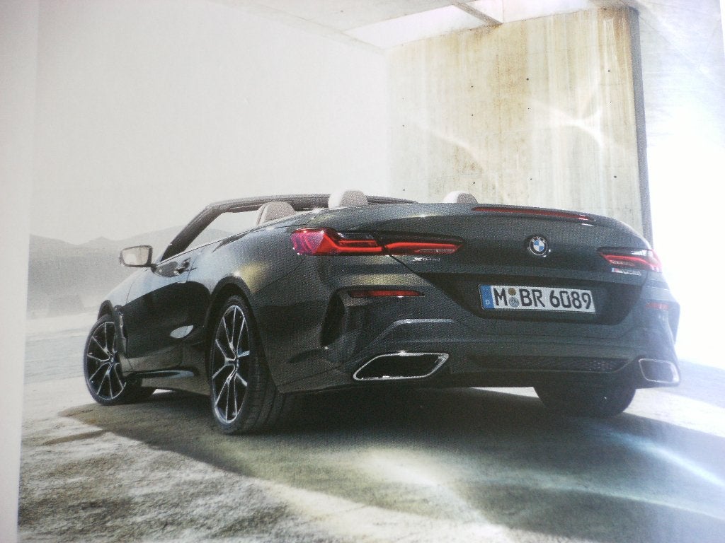 Luxe hardcover brochure BMW The 8 convertible - 2018, Boeken, Auto's | Folders en Tijdschriften, Ophalen of Verzenden, Zo goed als nieuw
