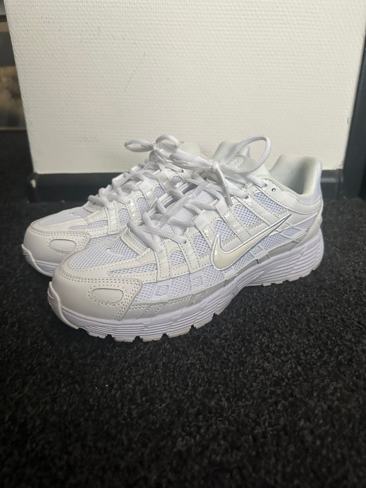 Nike p2000 wit maat 43, Kleding | Heren, Ophalen, Zo goed als nieuw, Wit