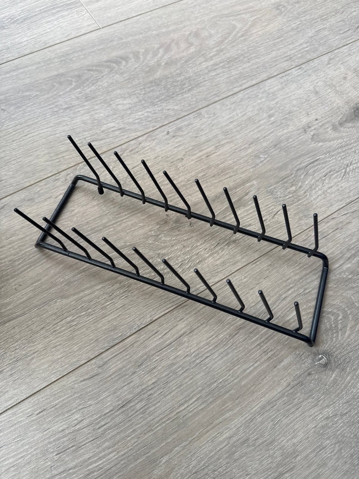Zwart metalen bordenrek - praktisch en stijlvol, Gebruikt, Bordenrek, Ophalen of Verzenden, Zwart