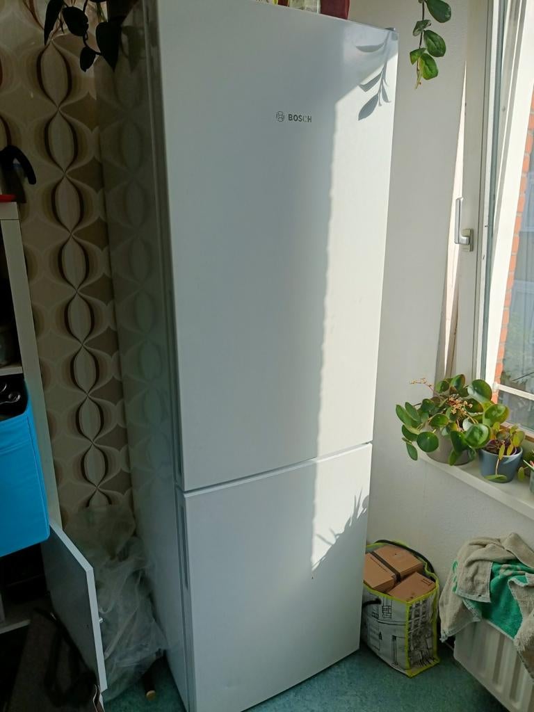 Bosch KGE36AWCA Koel-vriescombinatie - Zo goed als nieuw, Witgoed en Apparatuur, Koelkasten en IJskasten, Ophalen, 200 liter of meer