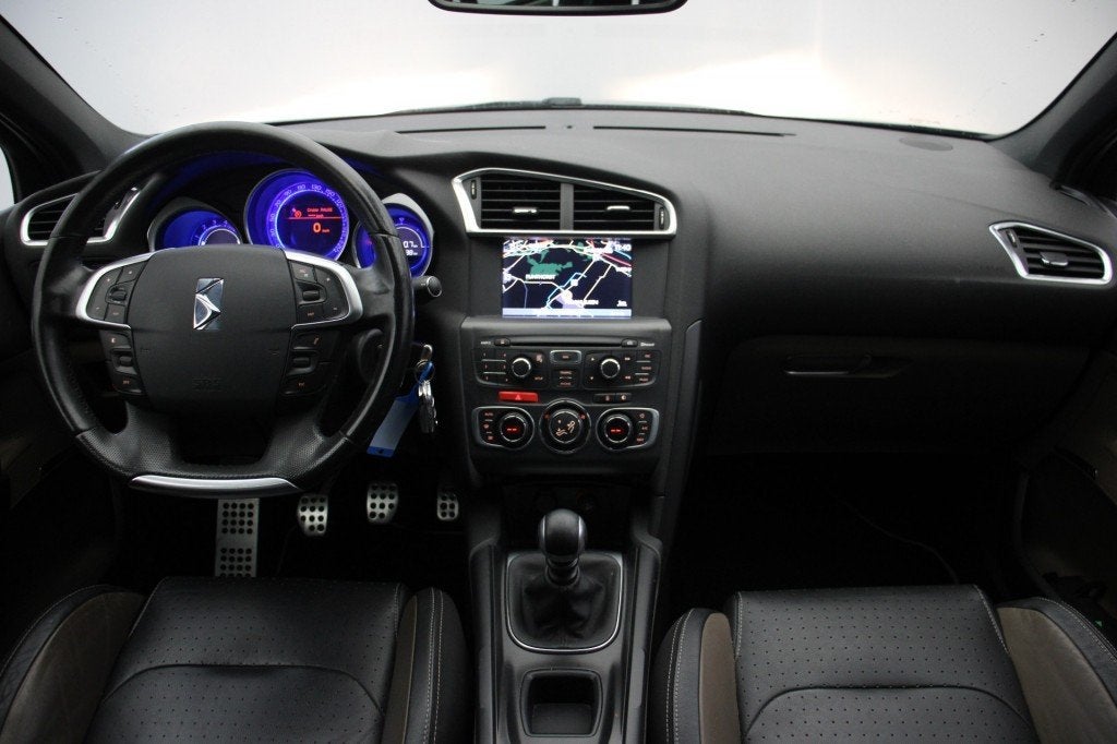 Citroen DS4 1.6 Sport Chic - Navi, Cruise, Clima, Leer, Memo, Voorwielaandrijving, Euro 5, Parkeerassistent, 4 cilinders