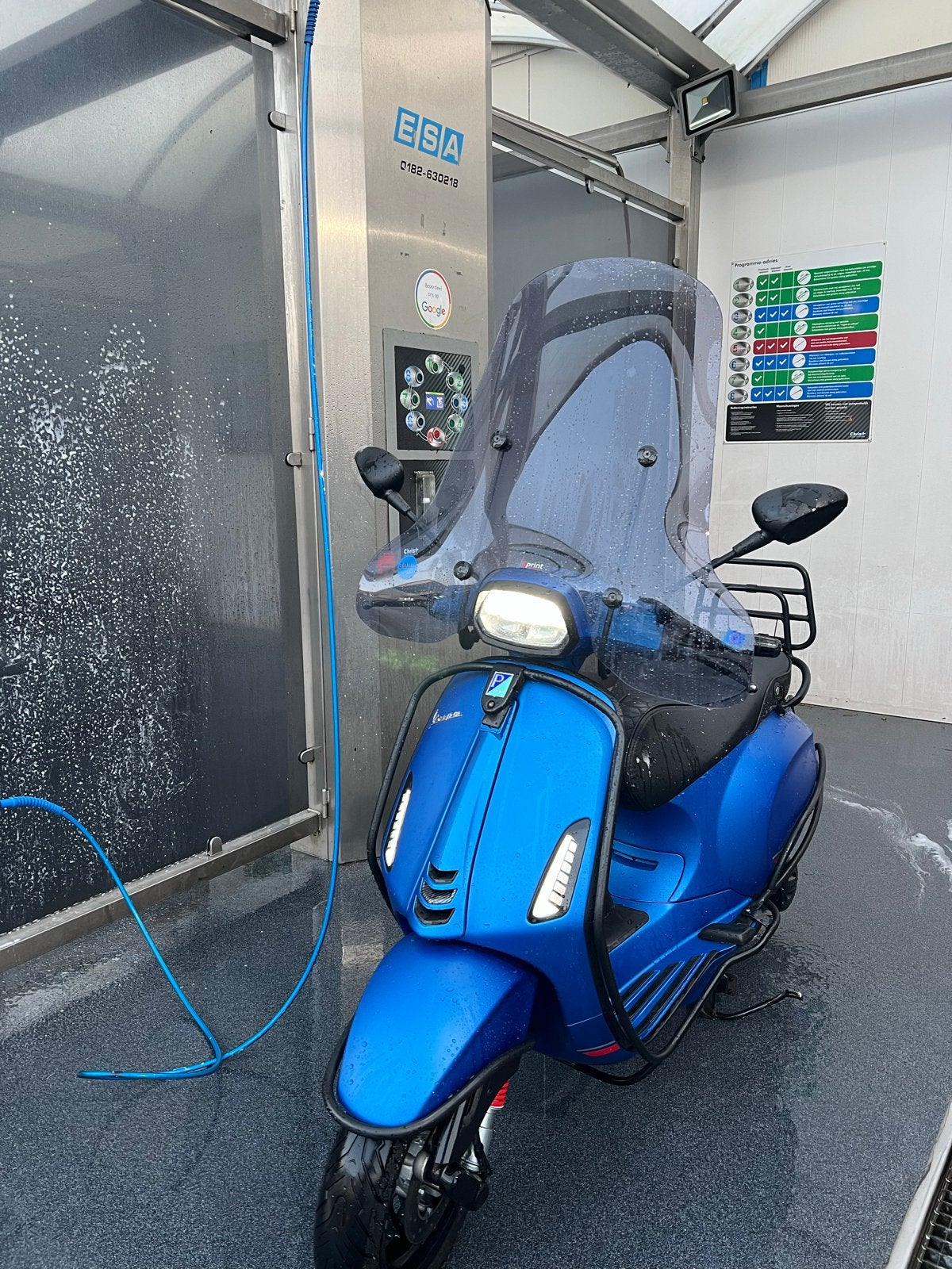 Nette Vespa Sprint met aankoopfactuur, Fietsen en Brommers, Ophalen, Vespa S, Zo goed als nieuw, Benzine