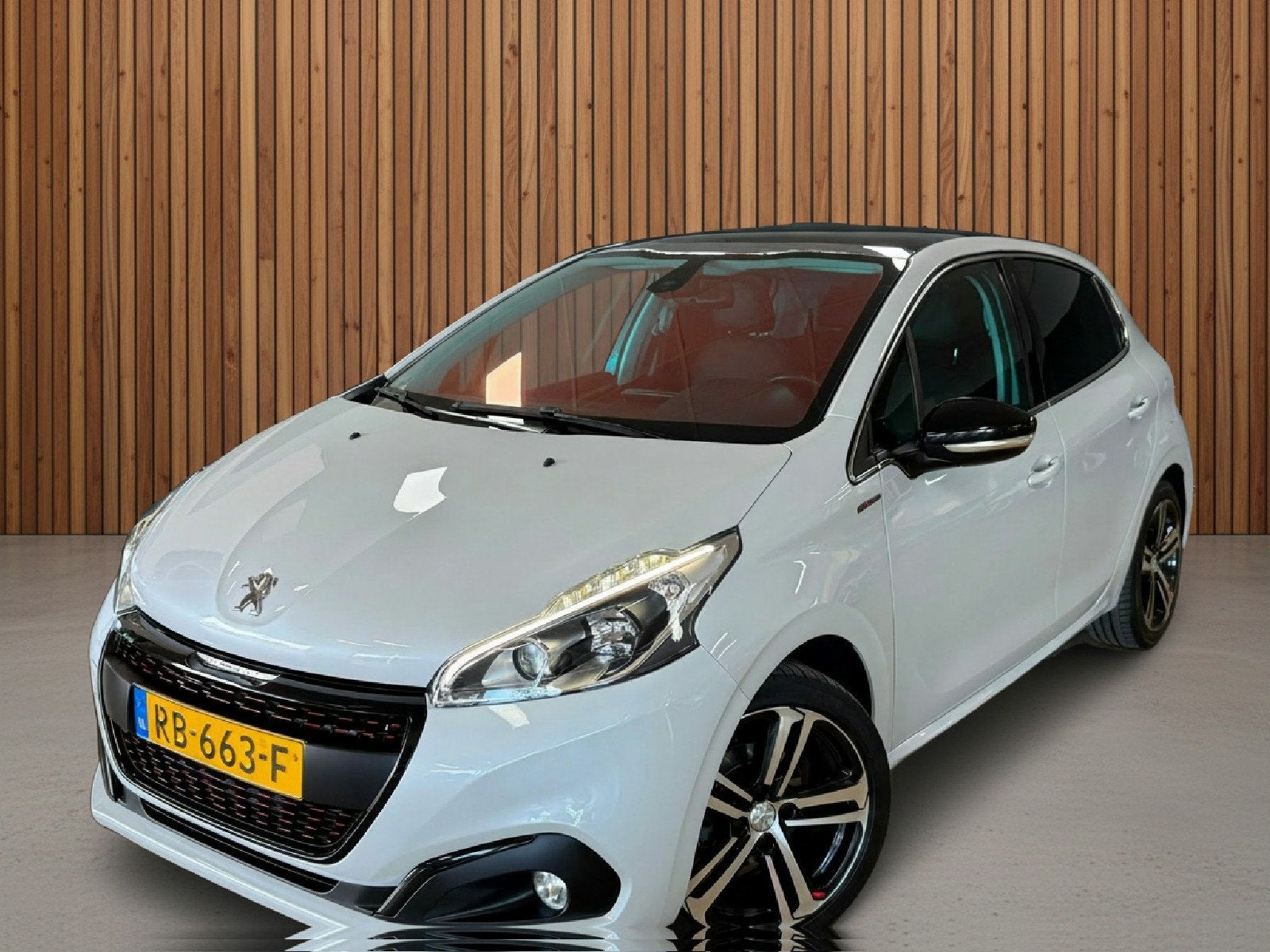 Peugeot 208 1.2 PureTech GT-line | Camera | Navigatie | Goed, Auto's, Peugeot, Voorwielaandrijving, Euro 6, Origineel Nederlands