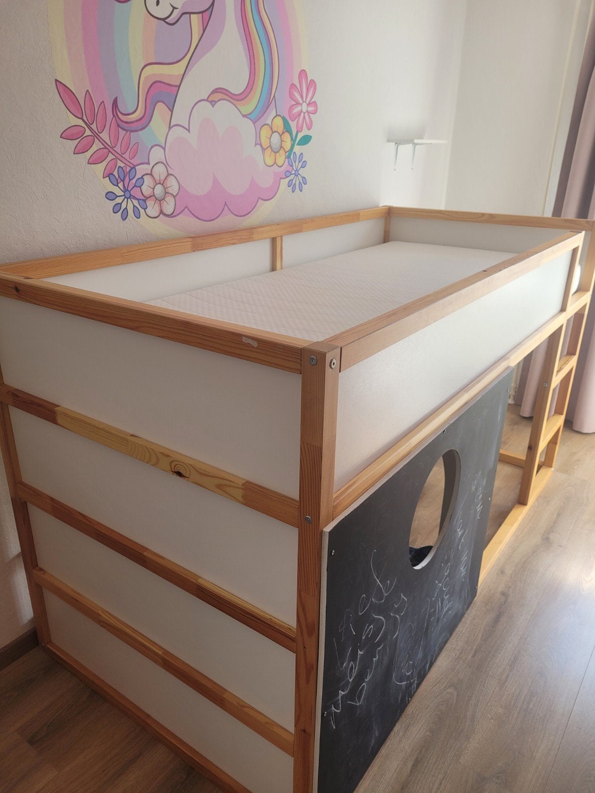 Halfhoogslaper met speelhut en krijtbord, Huis en Inrichting, Ophalen, Gebruikt, 90 cm, Eenpersoons
