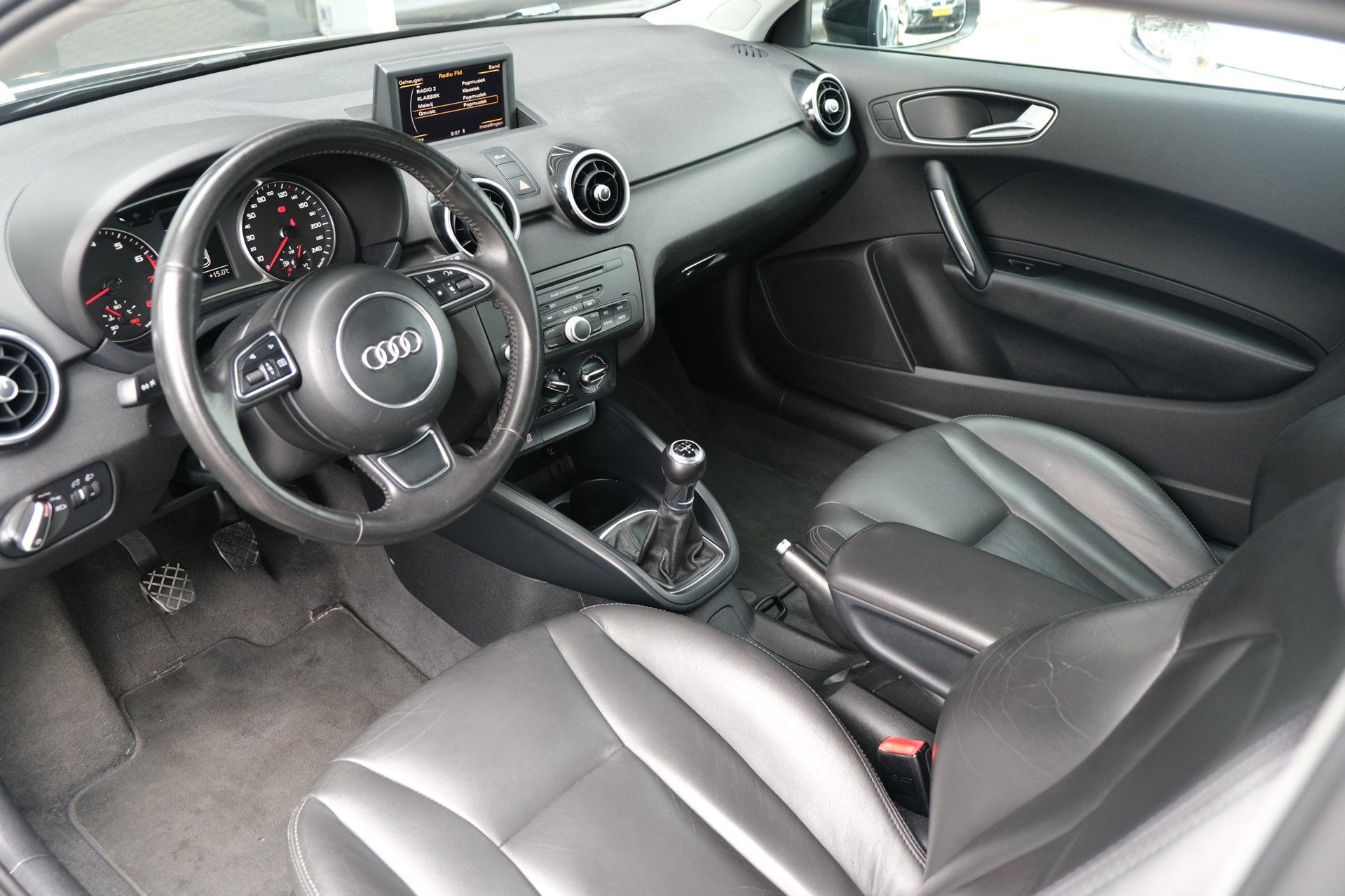 Audi A1 1.2 TFSI Ambition Pro Line Business 86PK Navi Leder, Auto's, Audi, Voorwielaandrijving, Euro 5, 86 pk, 4 cilinders